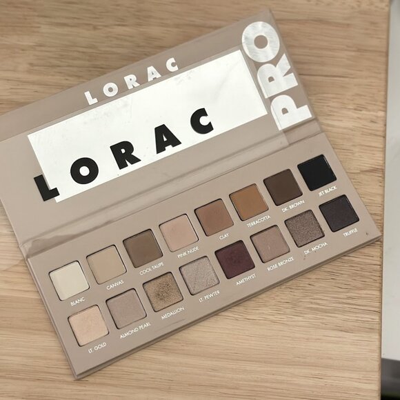 LORAC PRO Palette 3 eyeshadow palette - Picture 1 of 4